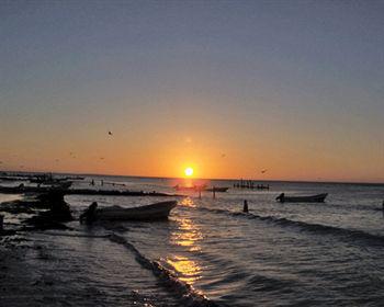 Отель Wayak Holbox Экстерьер фото